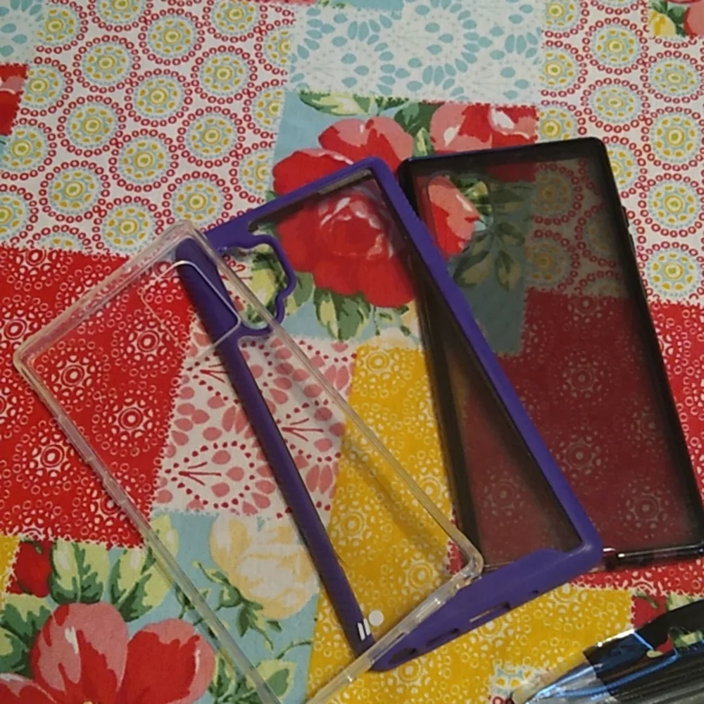 Phone cases bundle - Picture 2 of 16